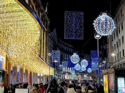 Strasbourg knows how to illuminate its streets during Christmas time.